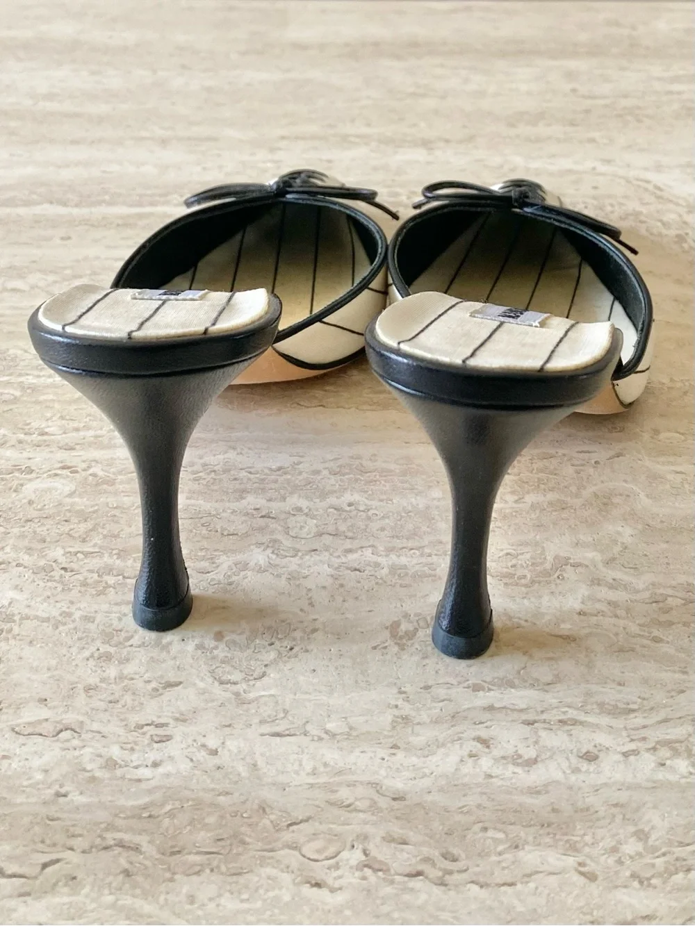 Vintage Manolo Blahnik Pinstripe Bow Mule Heels - Picture 10 of 12